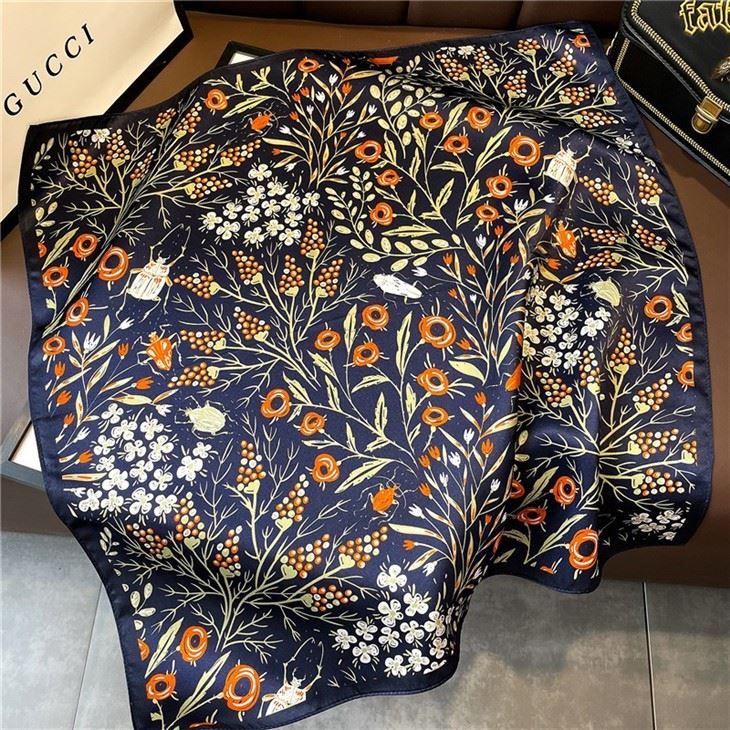 Customized Three-dimensional Flowers Mulberry Silk Silk Scarf For Women