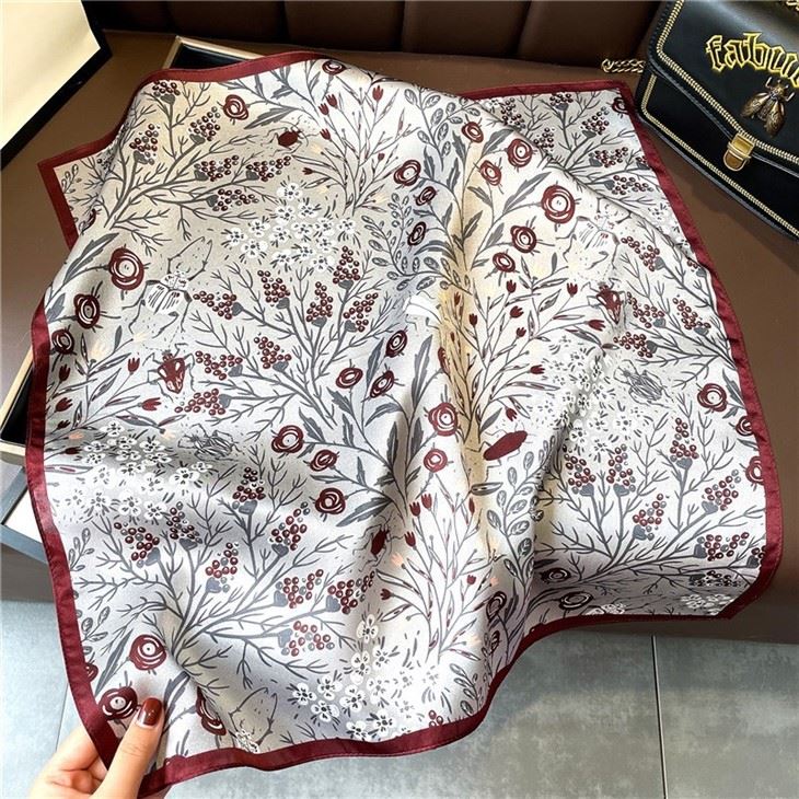 Customized Three-dimensional Flowers Mulberry Silk Silk Scarf For Women