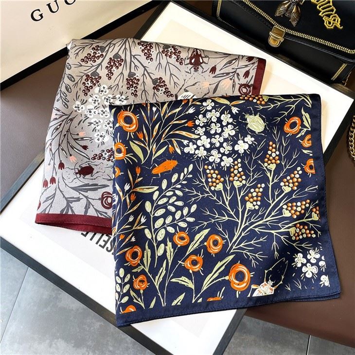 Customized Three-dimensional Flowers Mulberry Silk Silk Scarf For Women